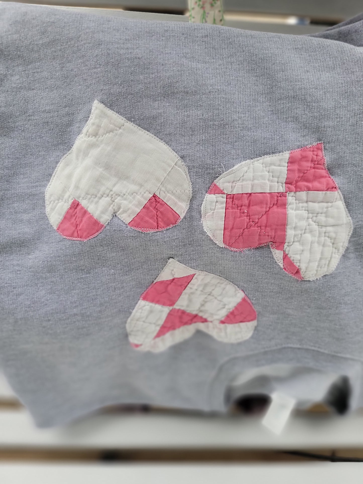 Vintage Quilt Heart Crewneck Sweatshirt - Size Large