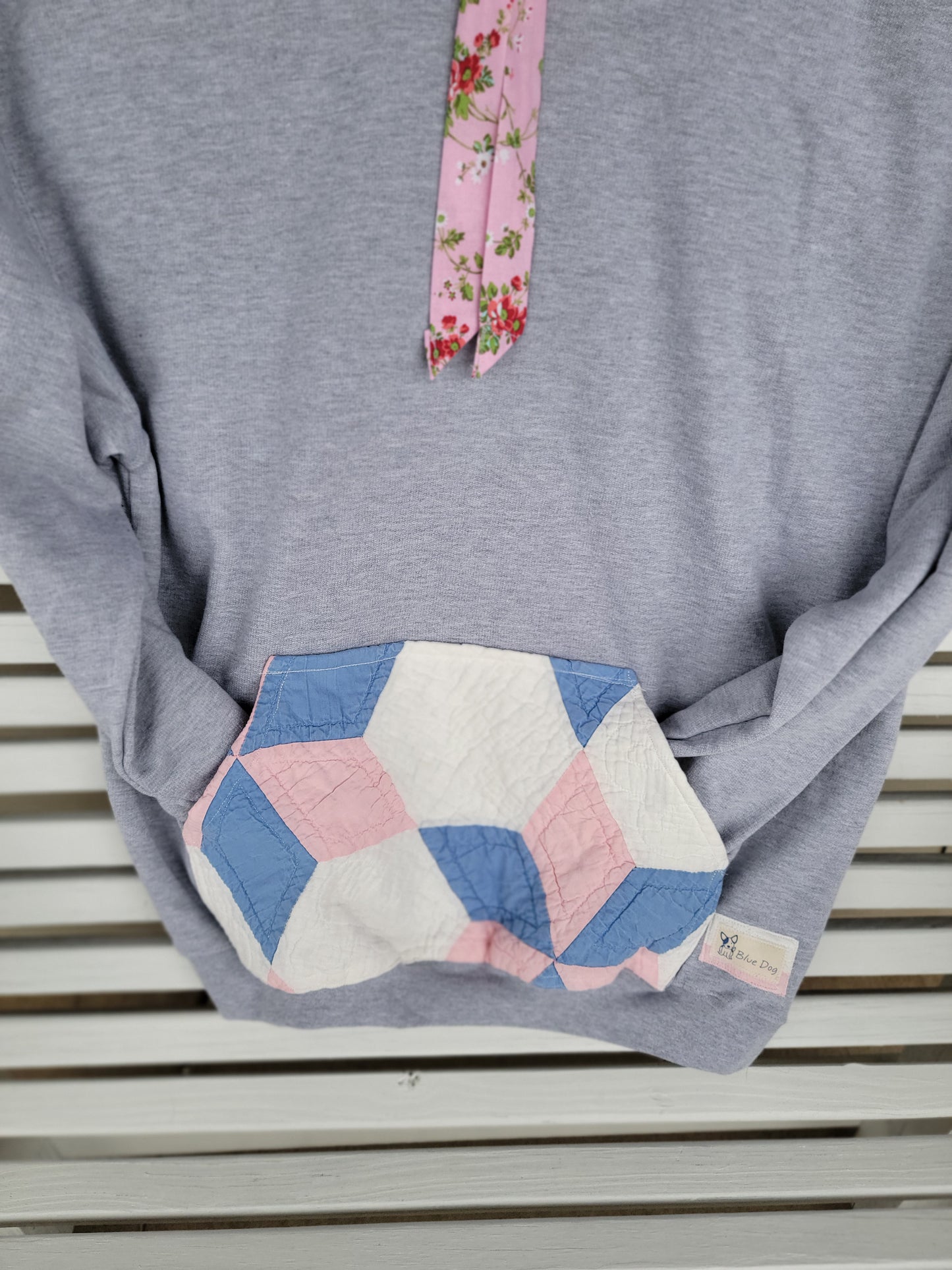 Vintage Quilt Pocket Hooded Sweatshirt - Size X-Large
