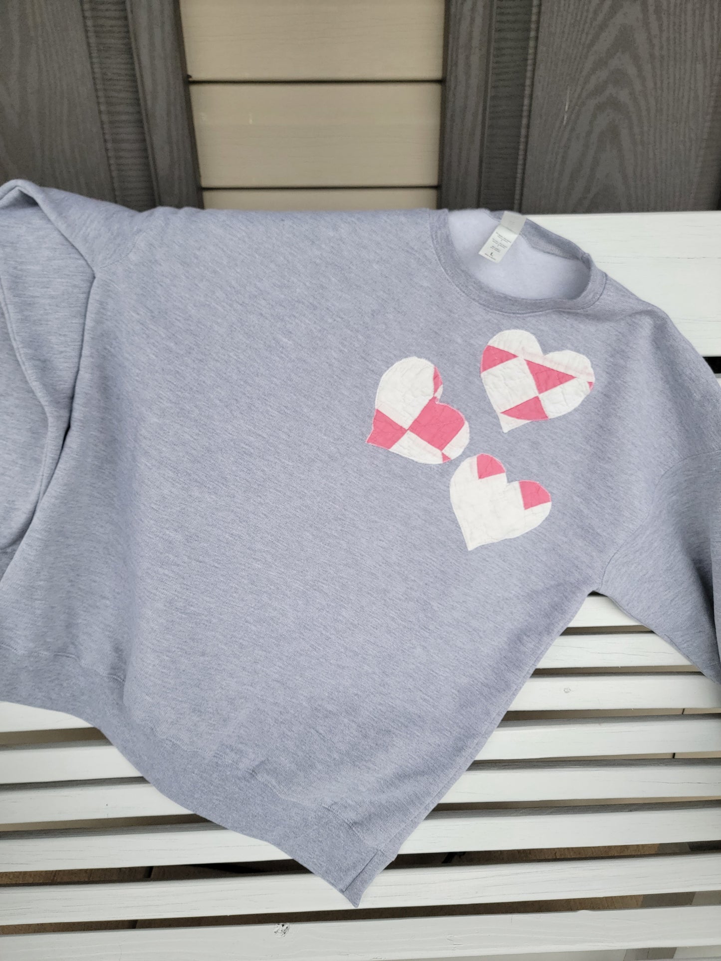 Vintage Quilt Heart Crewneck Sweatshirt - Size Large