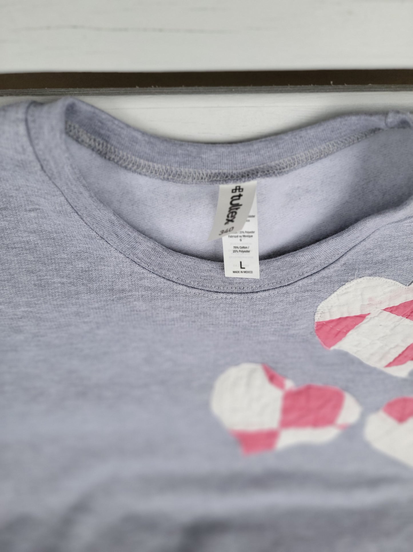 Vintage Quilt Heart Crewneck Sweatshirt - Size Large