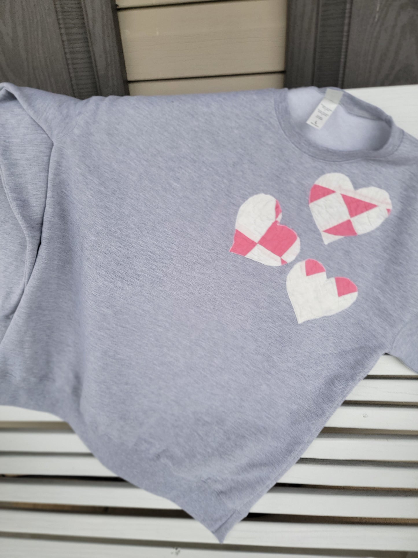 Vintage Quilt Heart Crewneck Sweatshirt - Size Large
